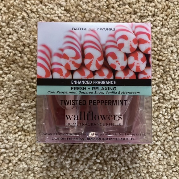 Bundle of 3, 2-pack Bath and Body Works Wallflowers Refills - Picture 6 of 8